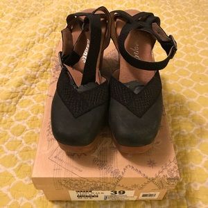 NIB Free People Clogs